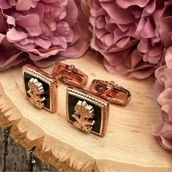 Elegant Rose Gold Palm Tree with Crossed Golf Clubs Cufflinks - Picture 5 of 16